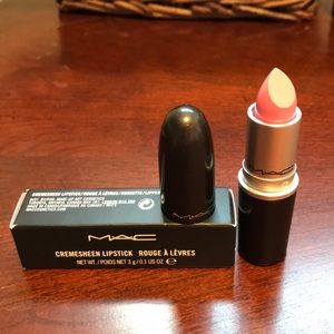 MAC Cremesheen lipstick in Dressed to Thrill